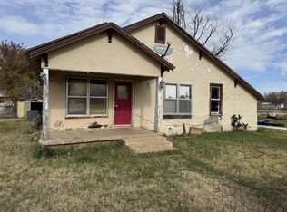 503 E Reiman St, Seymour, TX 76380
