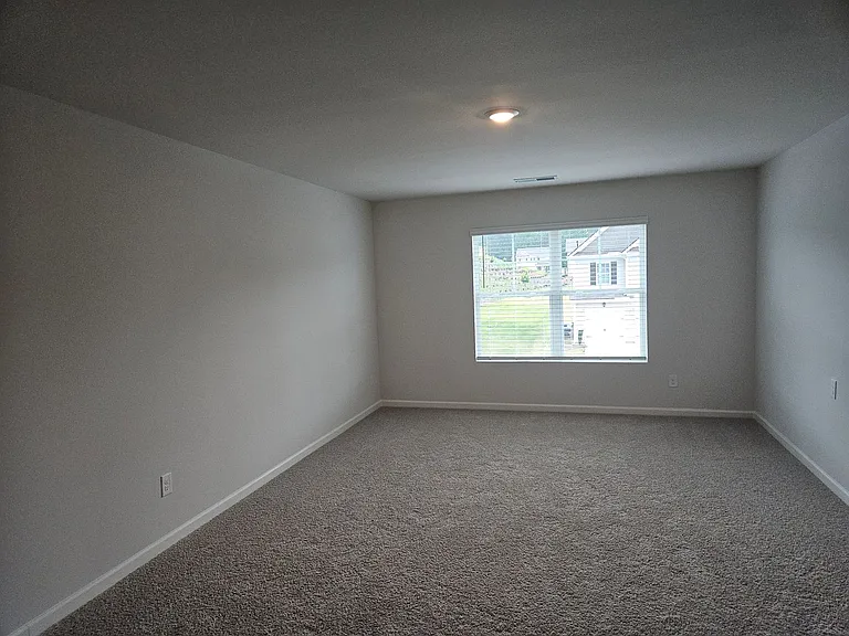306 Thompson Ridge Ln — Photo 13