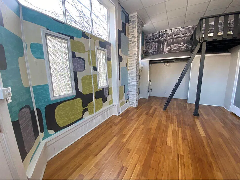 201 Emming Unit C — Photo 2