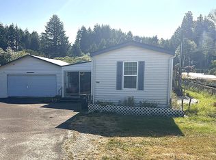 900 N 8th St, Lakeside, OR 97449