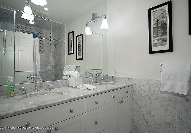 717 W Francis St — Photo 6
