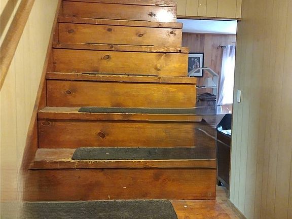 3rd image of 25948 Oxford Rd