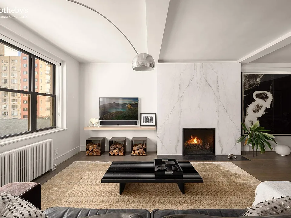 140 E 28th St #10G