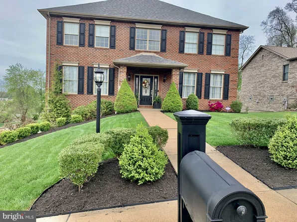 1407 Willow Heights Dr, North Huntingdon, PA 15642