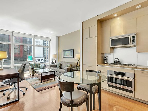 3rd image of 1600 Broadway #E11