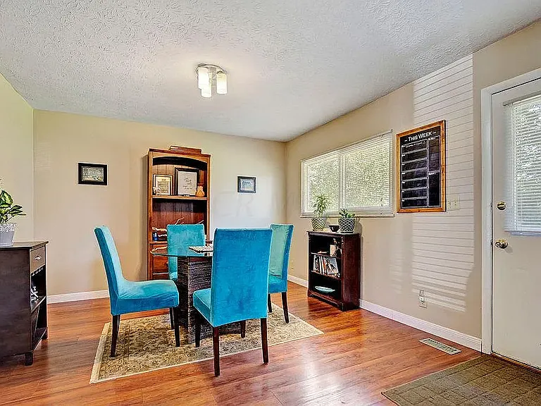 615 Palace Ln — Photo 6
