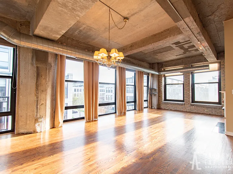 1069 W 14th Pl #301 — Photo 2