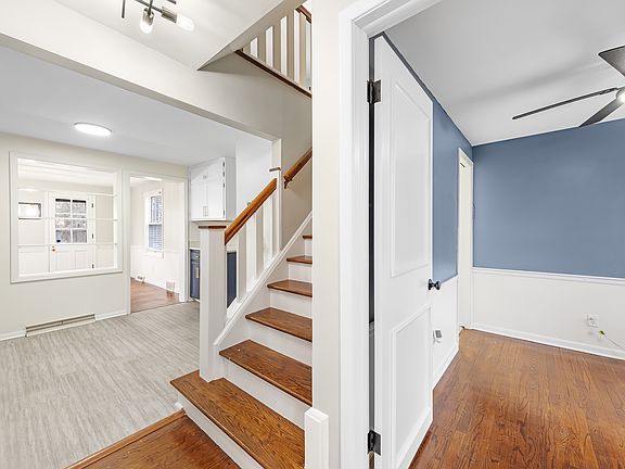 Entry way - office to the right