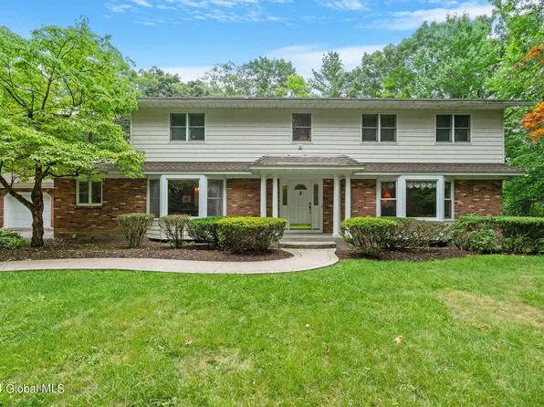 5 Pateman Circle, Menands, NY 12204