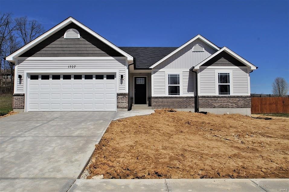 1st image of 1707 Saint Charles Dr