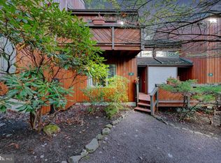 37 Ruffed Grouse Ct, Lake Harmony, PA 18624