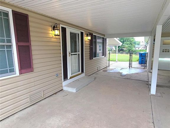 4th image of 4264 Lake Dr