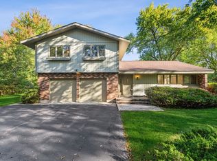 9512 Ballard Rd, Crystal Lake, IL 60014