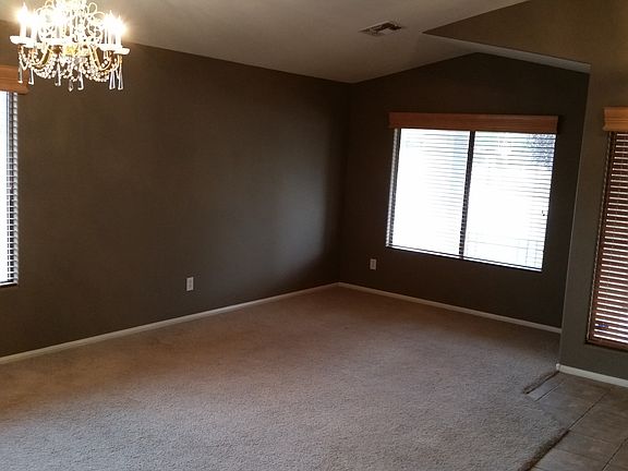 Living room/dining room