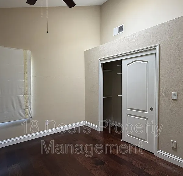 11035 Forestview Ln — Photo 7