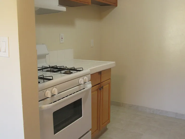 930 S Park Cir #7 — Photo 2