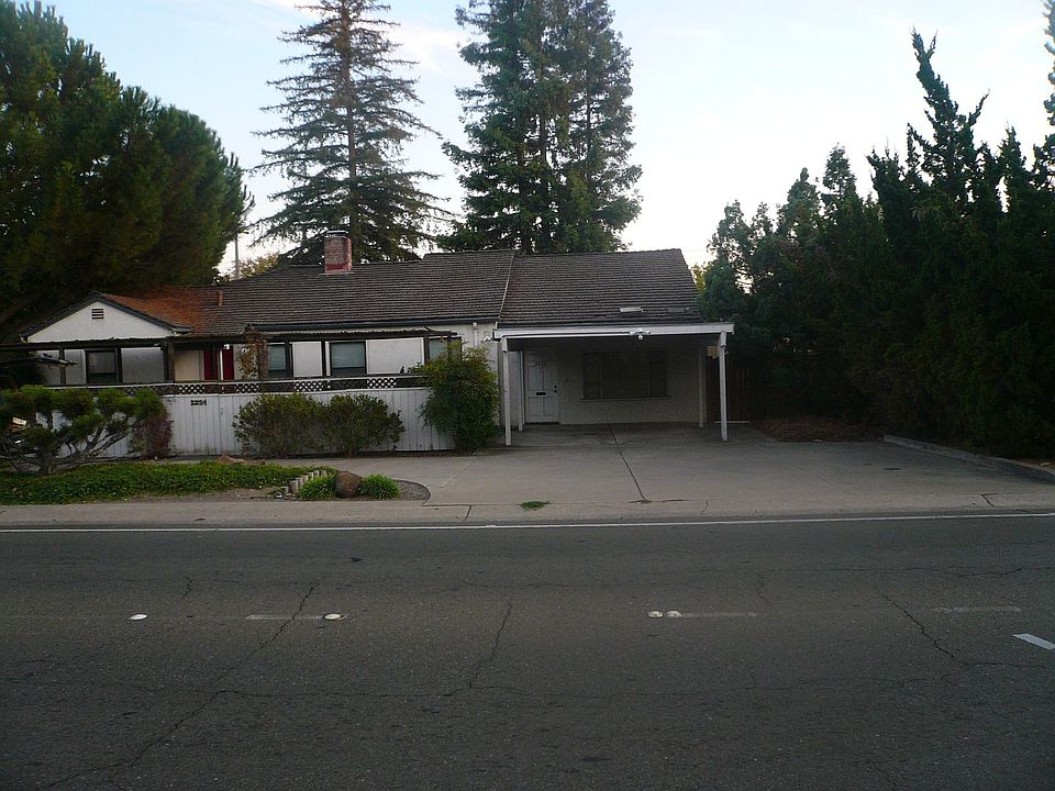 Front of Home, RV parking, circular drive way