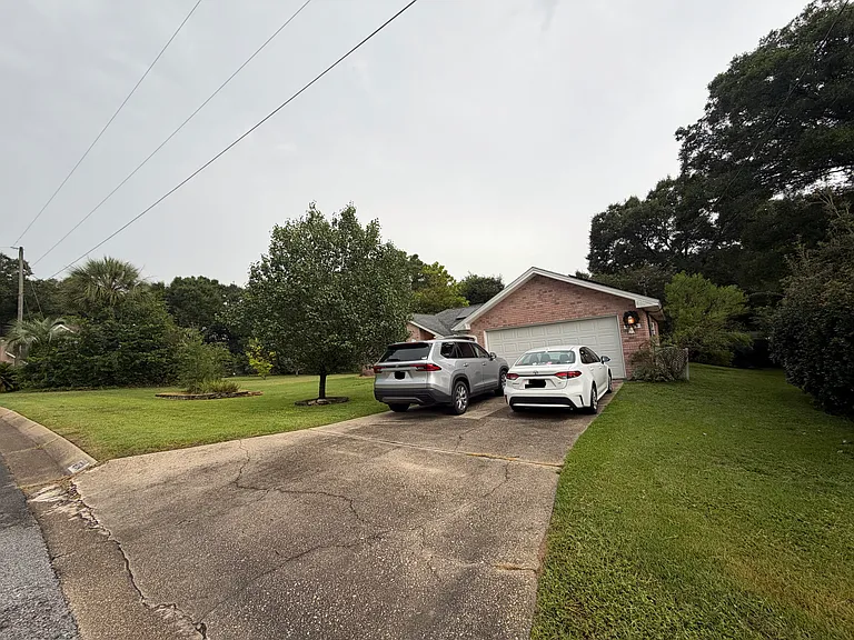 6734 Scotts Pl — Photo 1