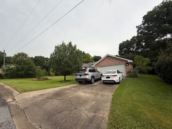 6734 Scotts Pl, Pensacola, FL 32526