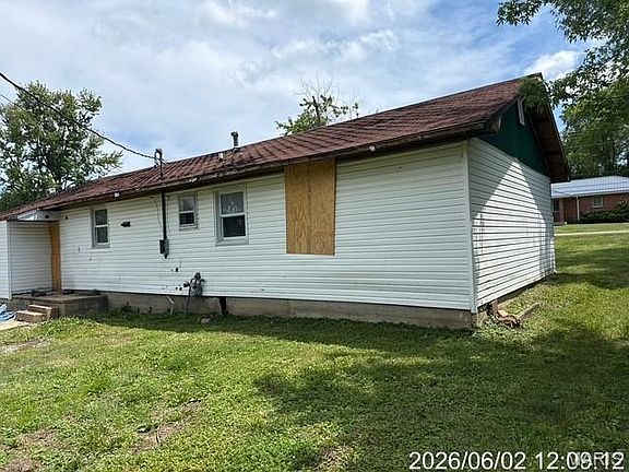 4th image of 206 Mueller Dr