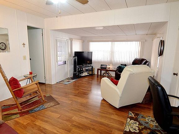 4th image of 114 Hickory Dr #114