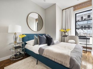 156 W 20th St APT 2B, New York, NY 10011
