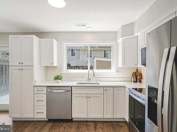 5th image of 13353 Shea Pl
