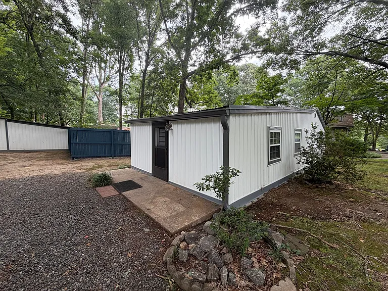 126 Frye Ln — Photo 2