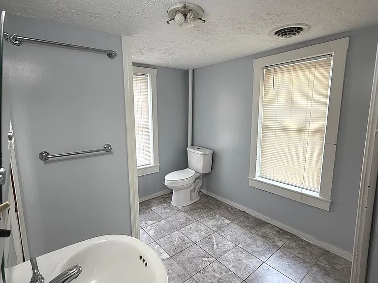 10860 Winchester Ave — Photo 20