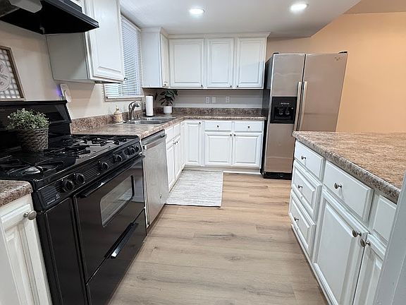 2nd image of 11822 N 36th Pl