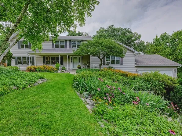 100 Valley Dr, Cary, IL 60013