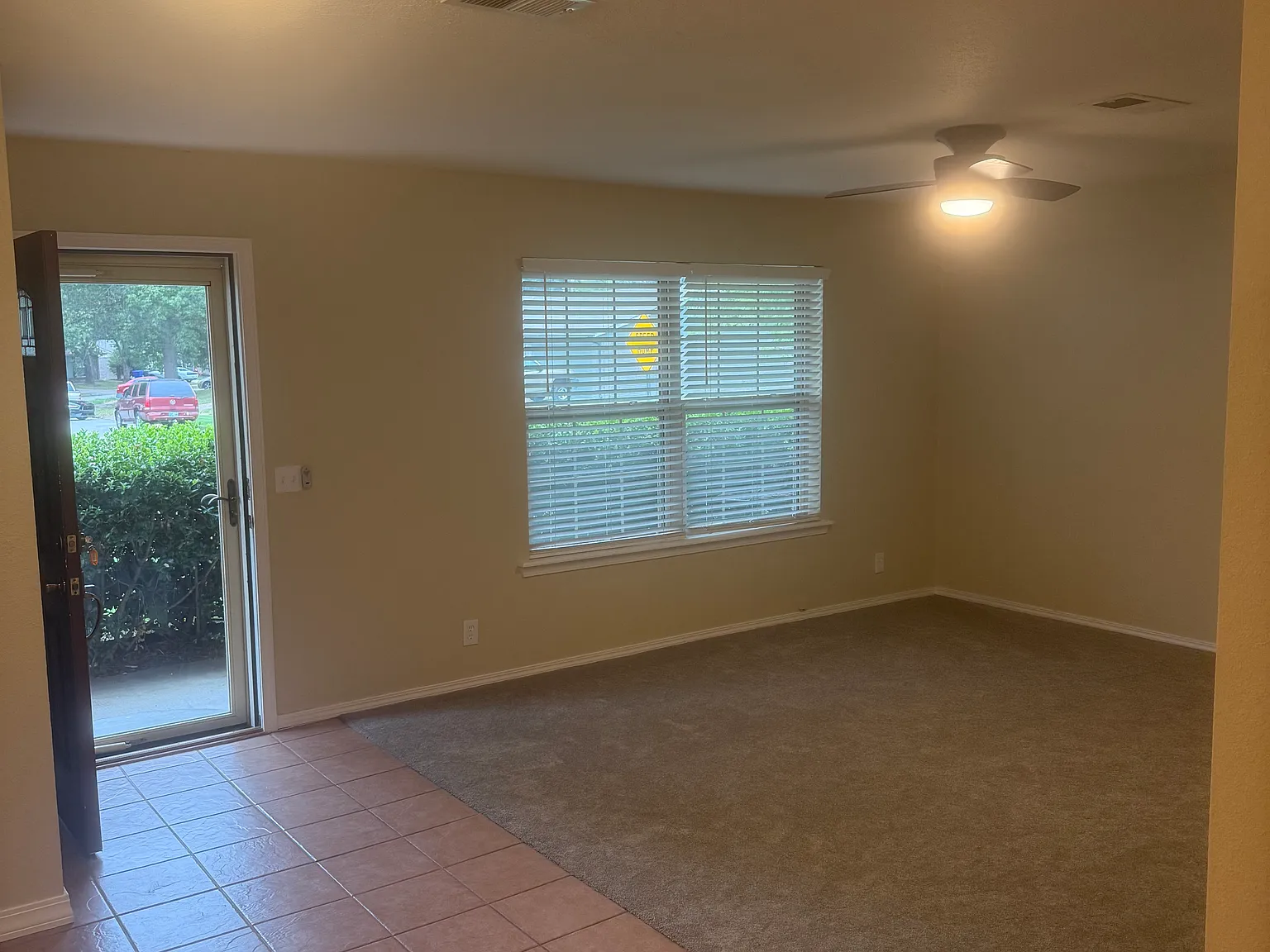 3 bed, 1.5 bath, 1164 sqft, $1,500 — Photo 4