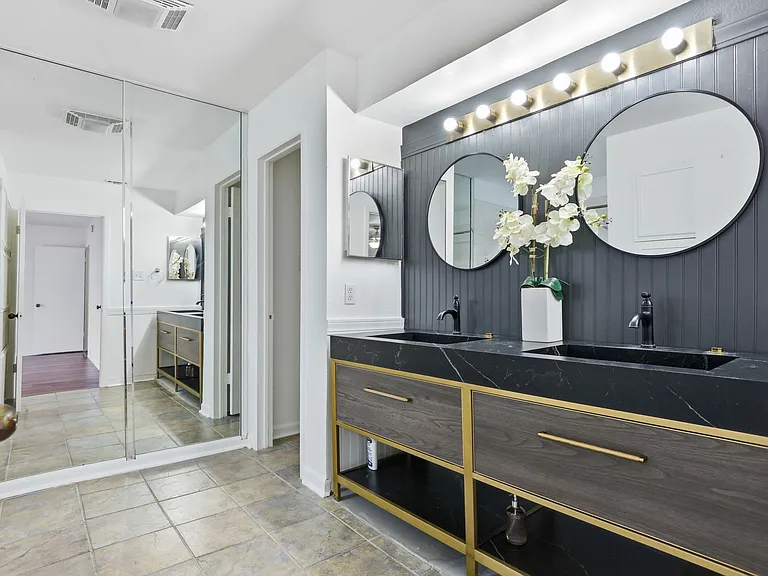 8112 Scottshill — Photo 14