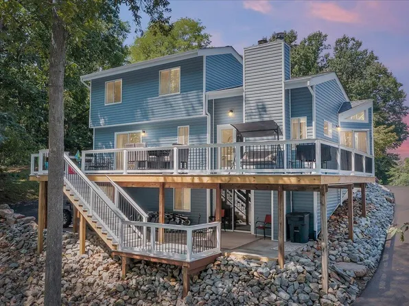 310 Hales Point Dr, Moneta, VA 24121