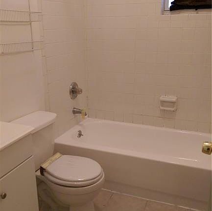 5th image of 139 Beech St APT 1R