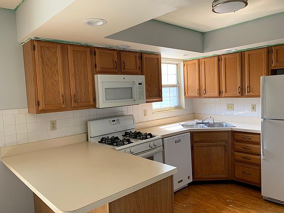 5th image of 3170 Carrsville Ct