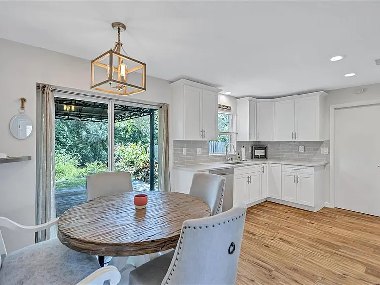 504 7th St SE — Photo 8