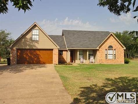 3rd image of 321 Pioneer Ct
