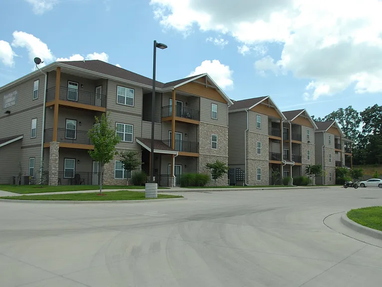 404 N Cattleman Dr — Photo 8
