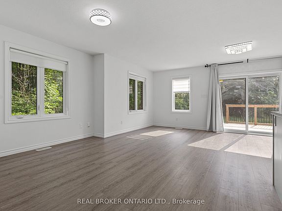 5th image of 91 Woodedge Cir