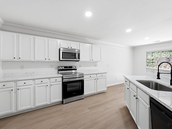 3rd image of 3050A Centerglen Ln