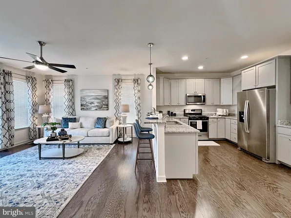 84 Jockey Dr, La Plata, MD 20646