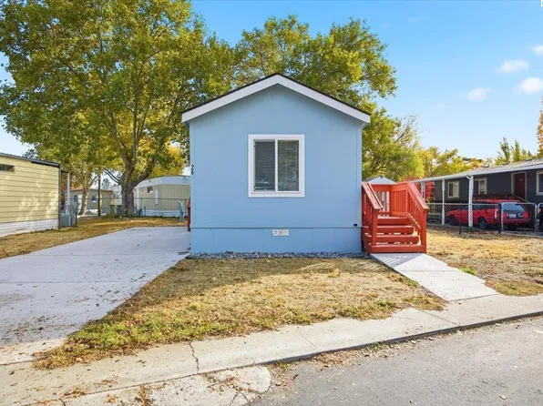 26 Log Ln, Richland, WA 99354