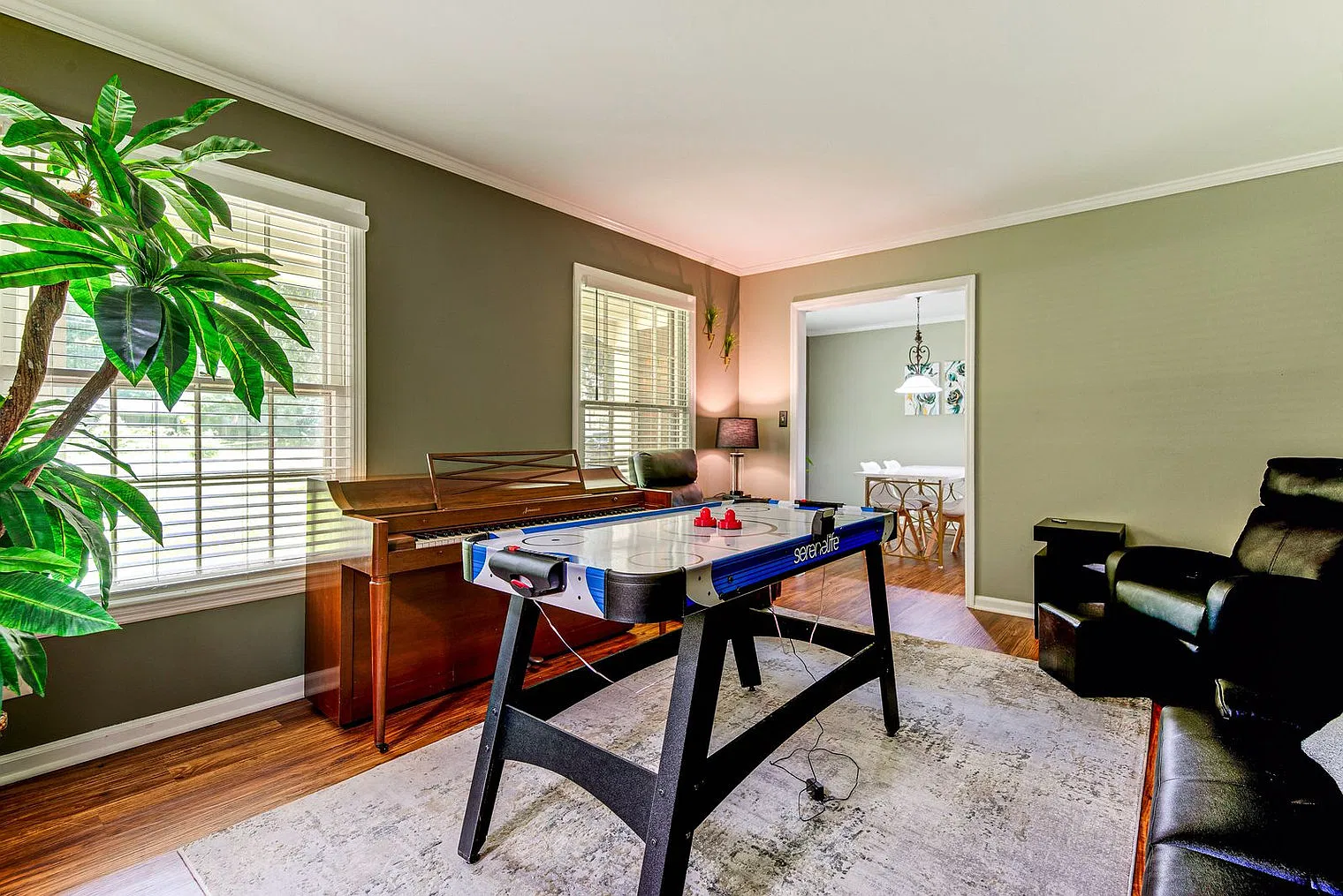 3 bed, 2.0 bath, 1797 sqft, $3,451 — Photo 4