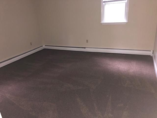 Another good size bedroom