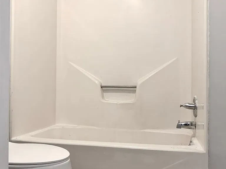 211 Lexington Dr — Photo 13