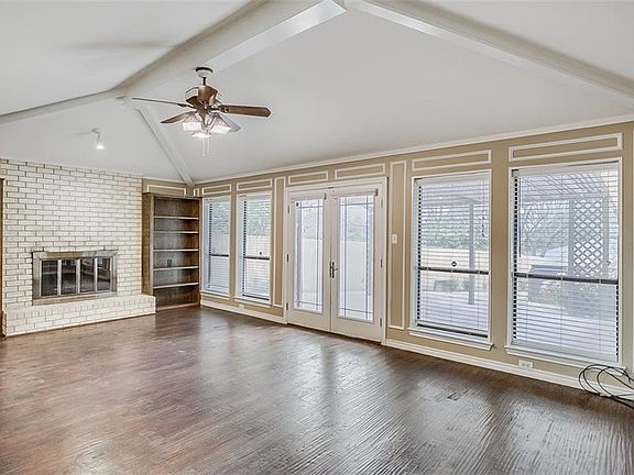 3rd image of 203 Lakeview Dr