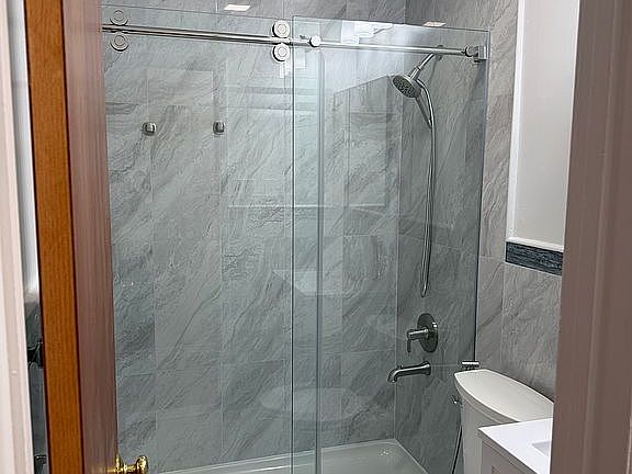 4th image of 17277A Highland Ave APT 3J