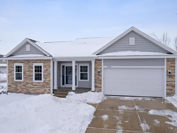 4442 Memorial Cir, Windsor, WI 53598