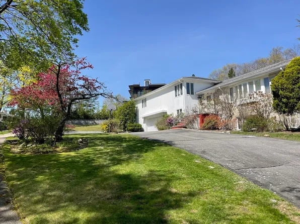 200 Baldpate Hill Rd, Newton, MA 02459